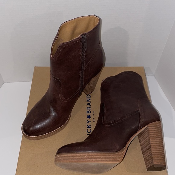 Lucky Brand Queys Platform Boot - Picture 5 of 5